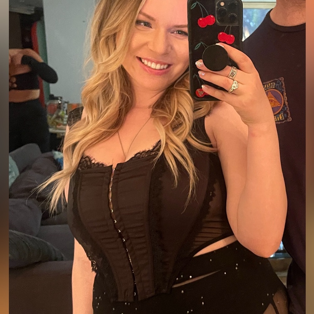 Tic Toc LA Boutique Cropped Satin Lace Corset (L, Black)